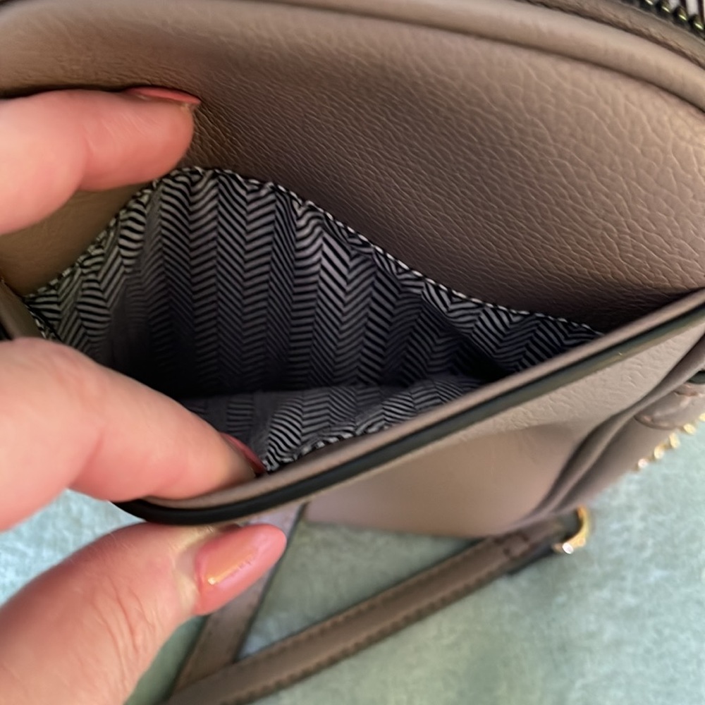 Crossbody - Picture 6 of 9